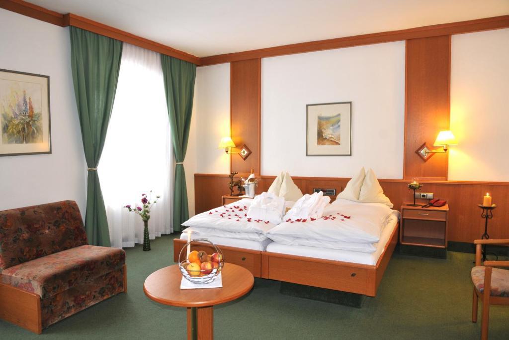 Hotel Zum Goldenen Hirschen 프레이스타드트 외부 사진