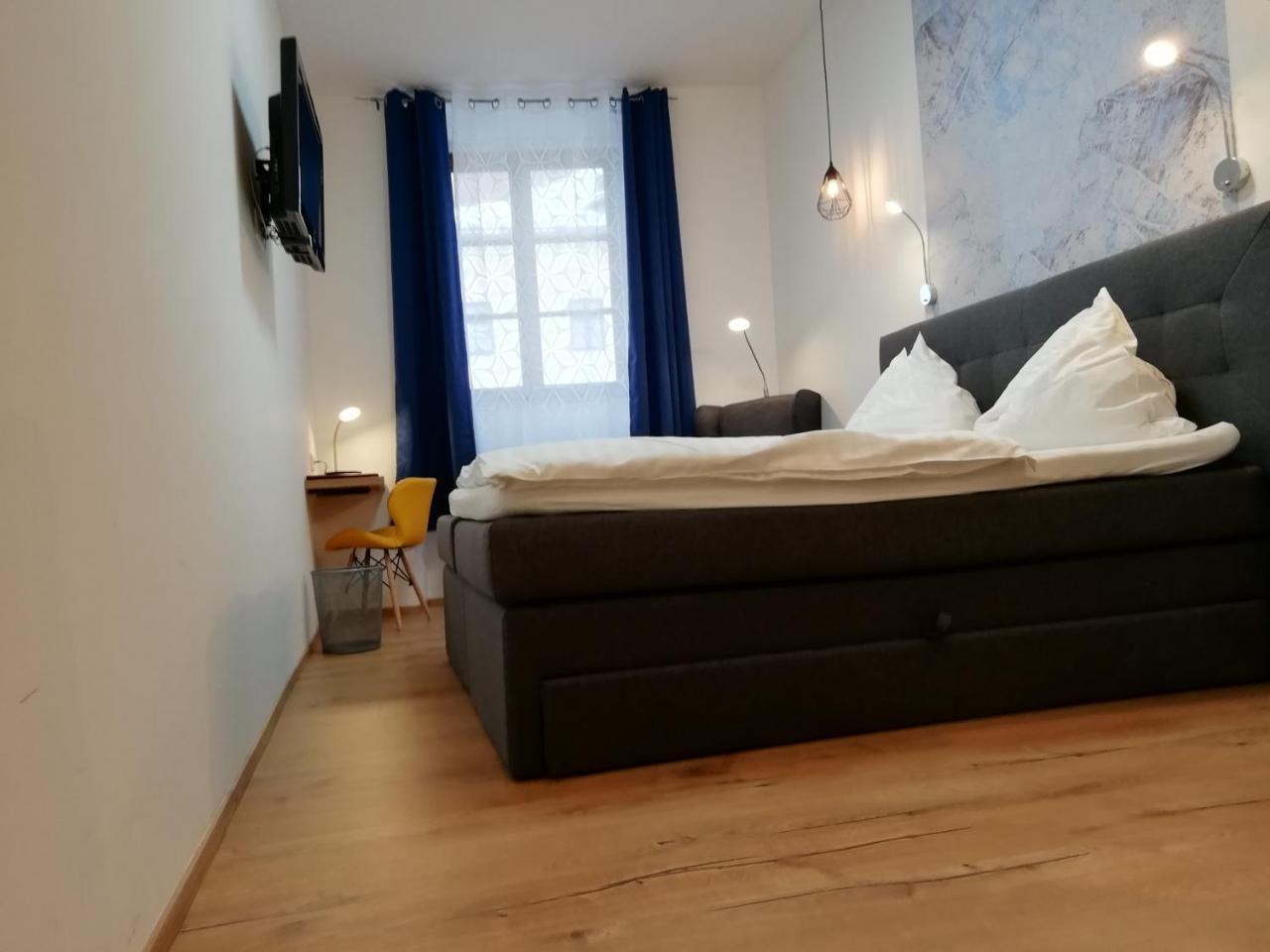 Hotel Zum Goldenen Hirschen 프레이스타드트 외부 사진
